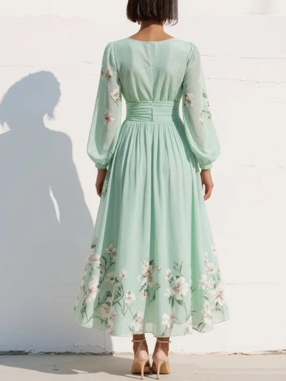 Vestido Midi Floral de Chifón con Cuello en V y Pliegues en Verde Claro